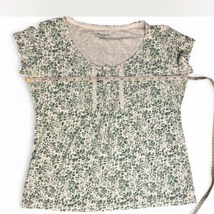Eddie Bauer Green and Cream Floral Short Sleeve Top